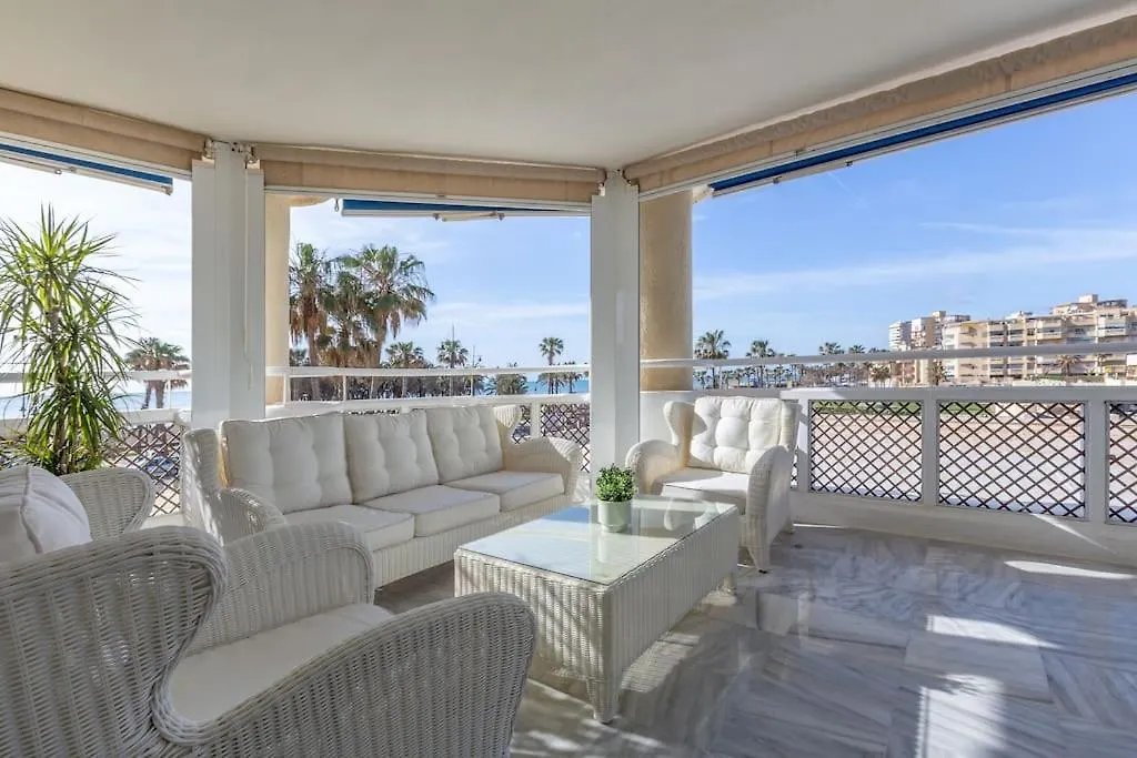 Eden Costa Lago Primera Linea De Mar توريمولينوس شقة